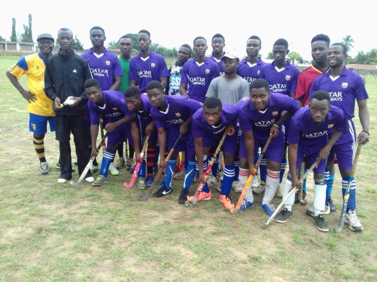 Volta Receives Hockey Equipment in Ho