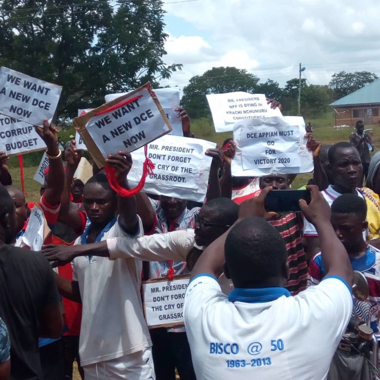 NPP Youth Group in Krachi Nchumuru Calls for Head of DCE after several Accusations