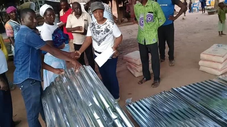 MP Donates Relief Items to Rainstorm Victims